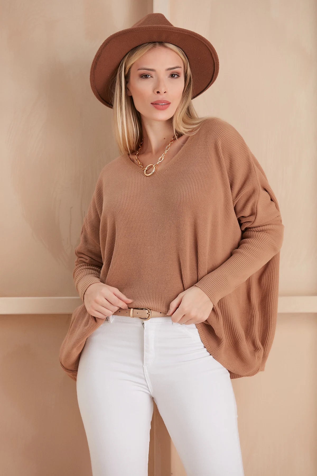 V NECK OVERSIZE CAMEL JUMPER