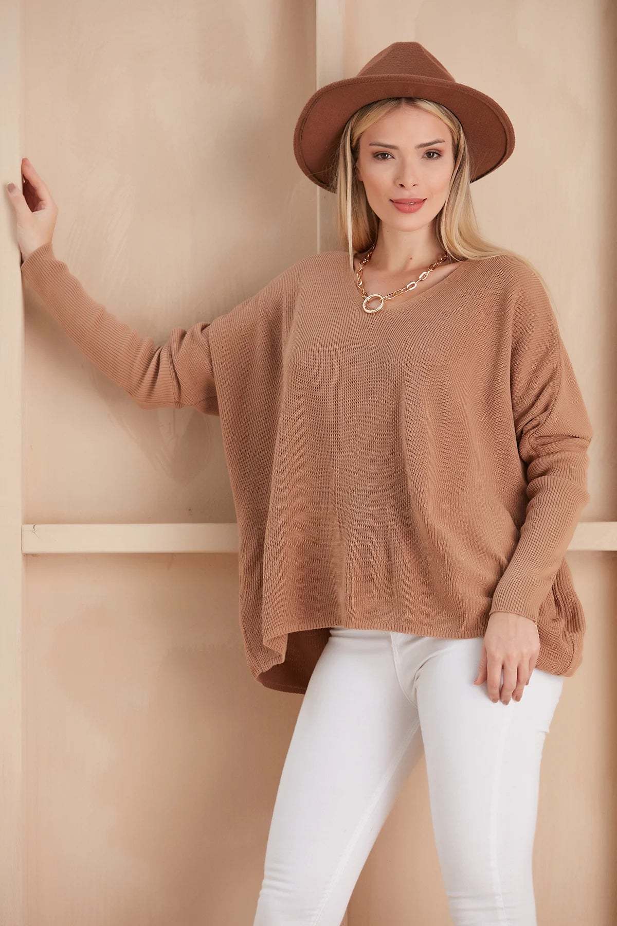 V NECK OVERSIZE CAMEL JUMPER
