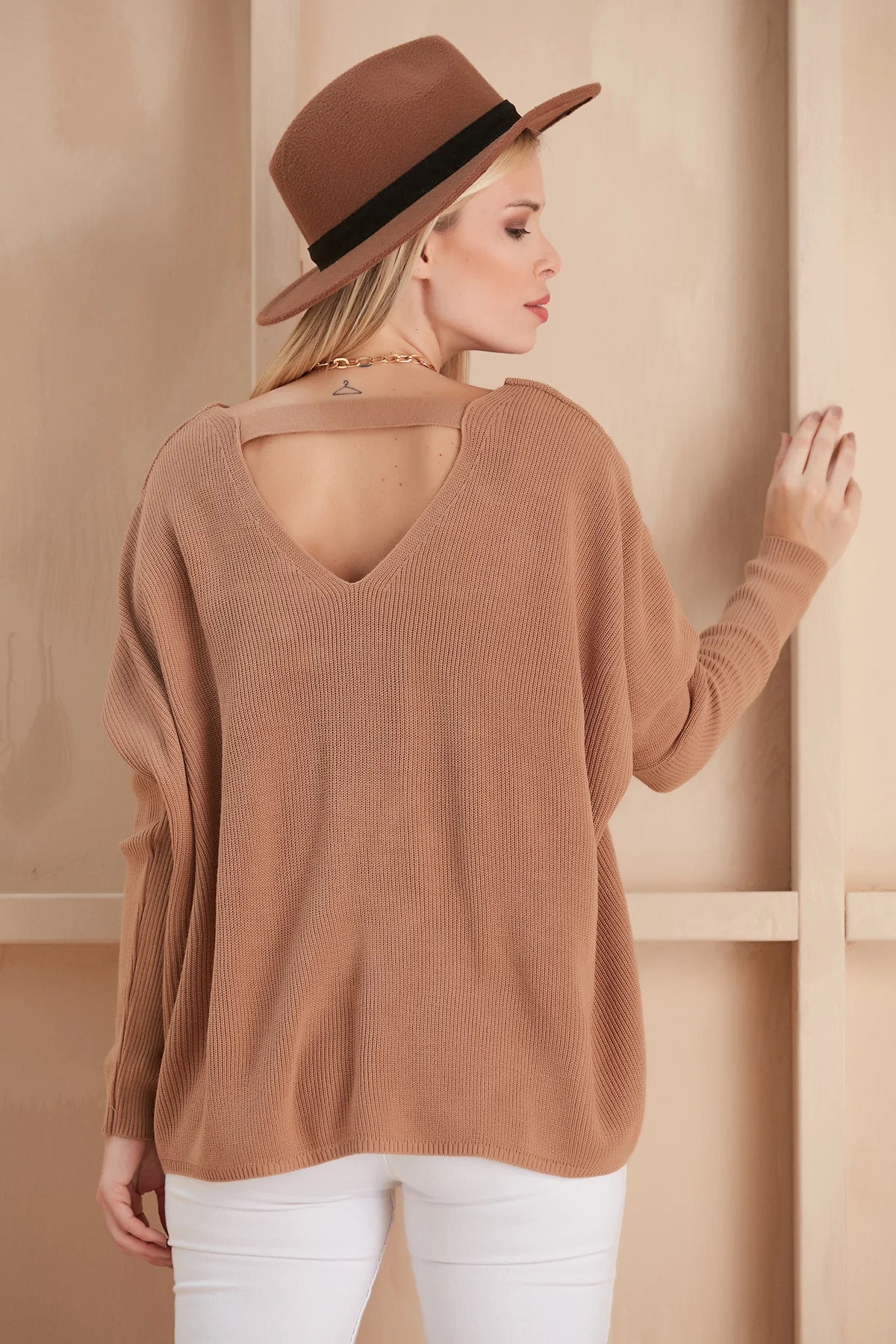 V NECK OVERSIZE CAMEL JUMPER