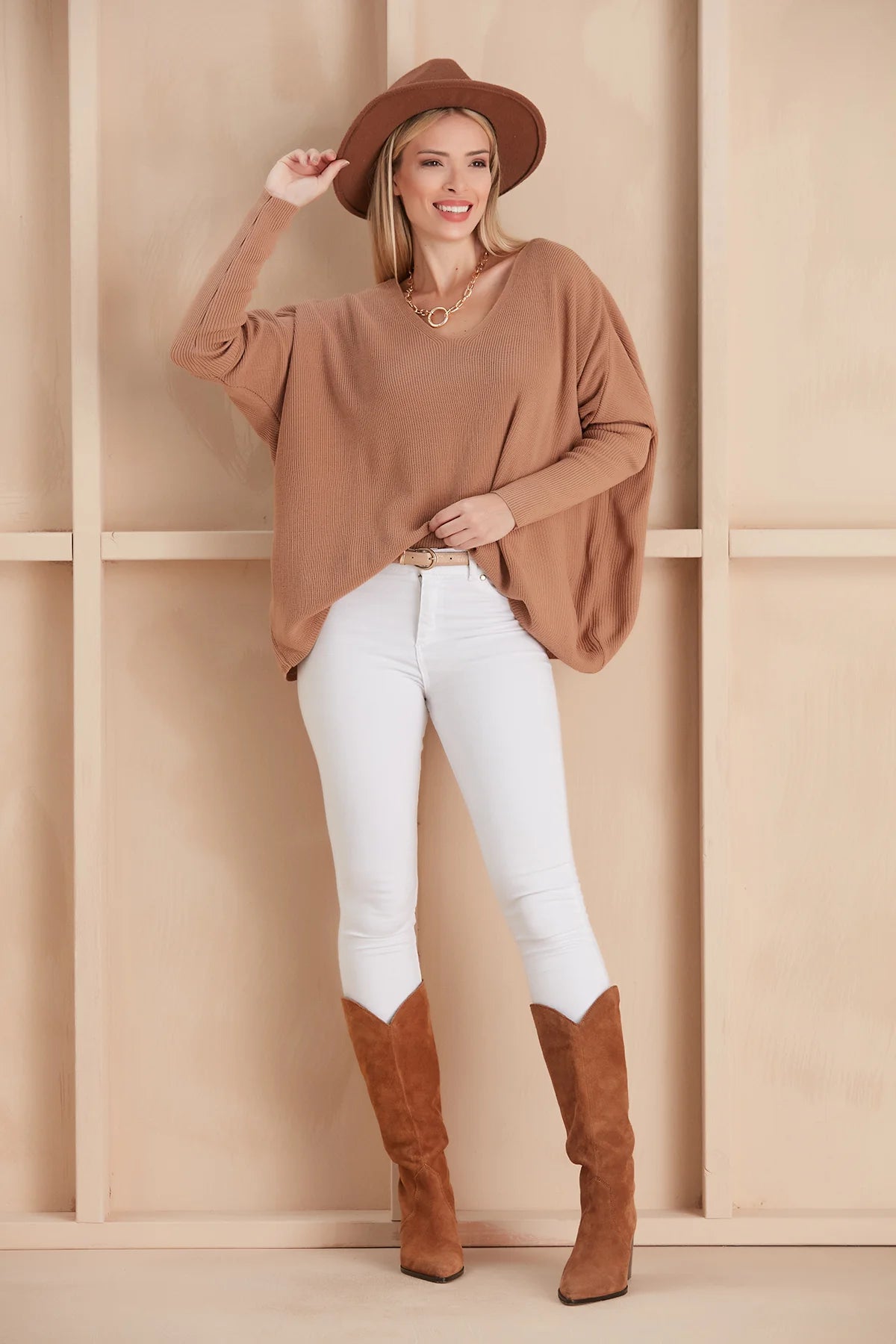 V NECK OVERSIZE CAMEL JUMPER