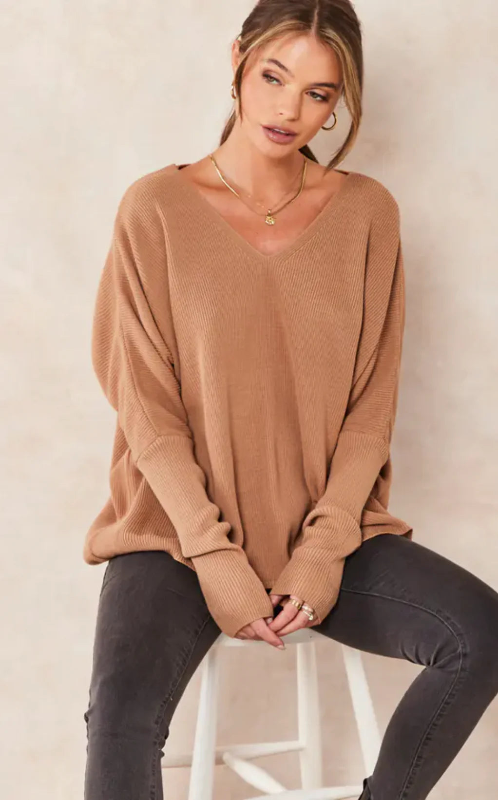 V NECK OVERSIZE CAMEL JUMPER